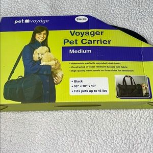 Brand new! Voyager pet carrier! 🐶